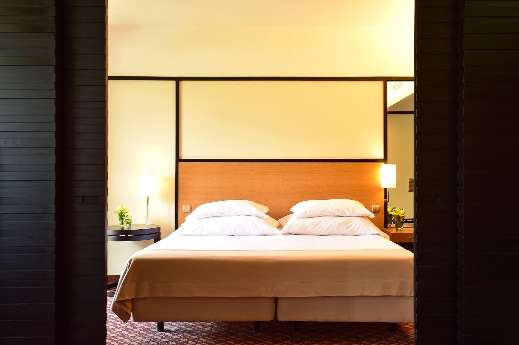 Pestana Casino Park Hotel & Casino Φουνκάλ Εξωτερικό φωτογραφία A room at the Mandarin Oriental, Madrid