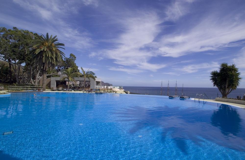 Pestana Casino Park Hotel & Casino Φουνκάλ Εξωτερικό φωτογραφία Infinity pool at the Hotel